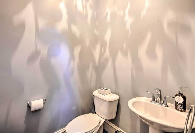 Riverfront Harrisburg Home < 1 Mi To Dtwn!