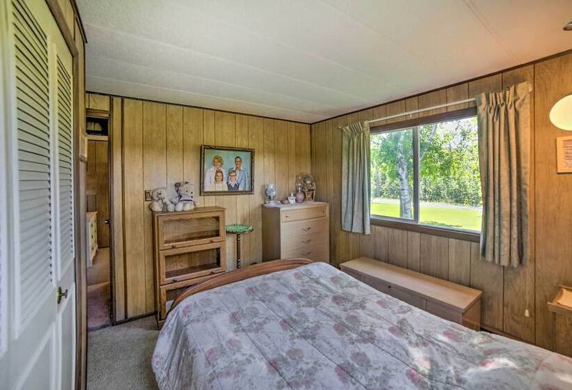 Riverfront Suring Home: Atv Trails, Sunroom!