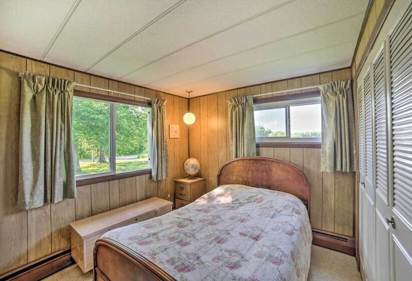 Riverfront Suring Home: Atv Trails, Sunroom!