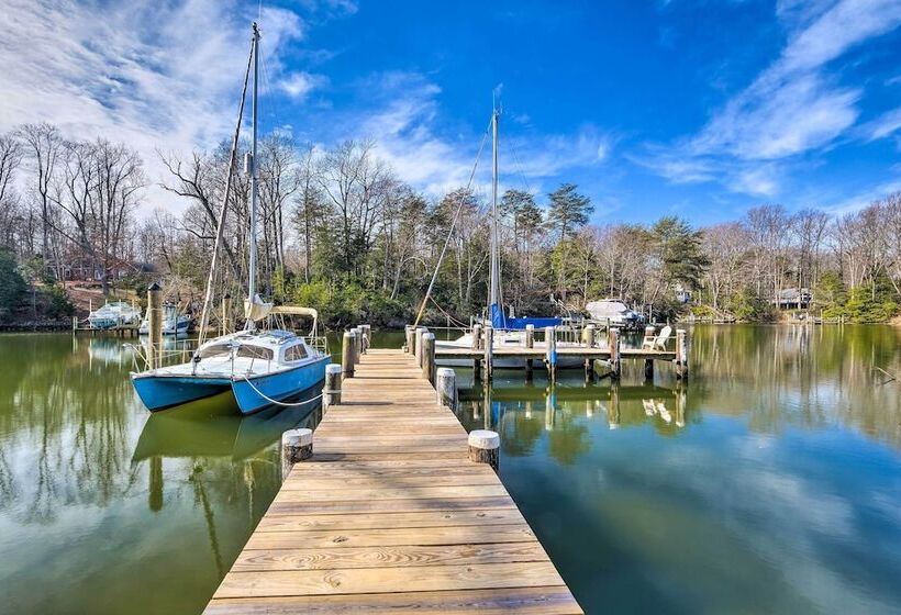 Riverside House W/ Kayaks, Piano & Fireplace