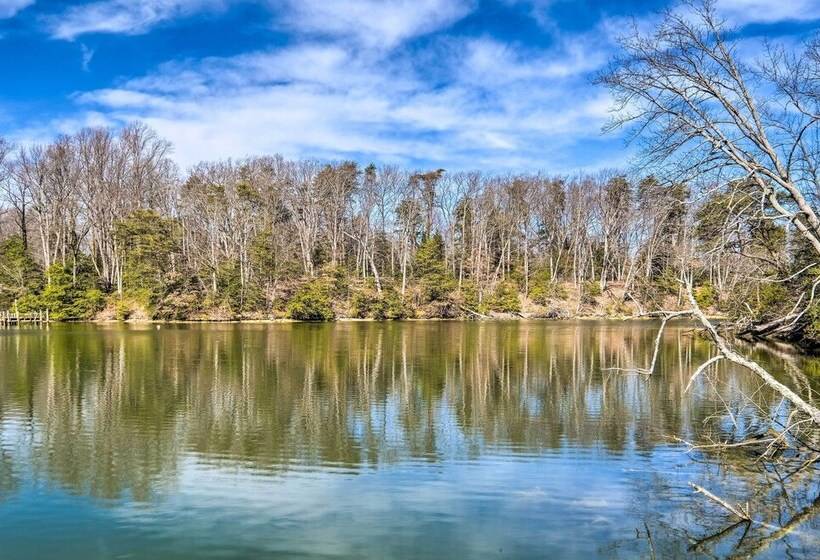 Riverside House W/ Kayaks, Piano & Fireplace