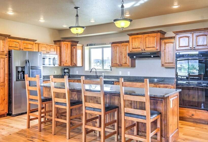 Rustic Bryce Canyon Home W/ Deck On Sevier River!