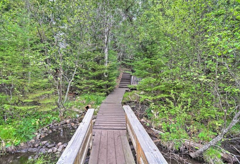 Rustic Frederic Cabin Near Cross Country Skiing!