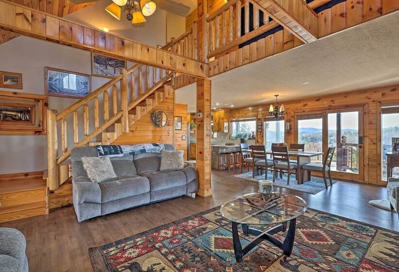 Mtn Views & Fire Pit: Rustic Piney Creek Cabin