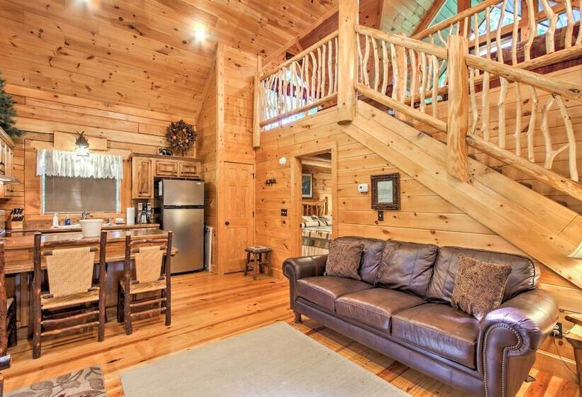 Rustic Smoky Mountain Cabin W/ Hot Tub & Fireplace