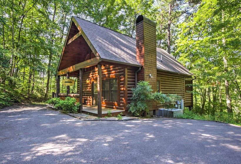 Rustic Smoky Mountain Cabin W/ Hot Tub & Fireplace