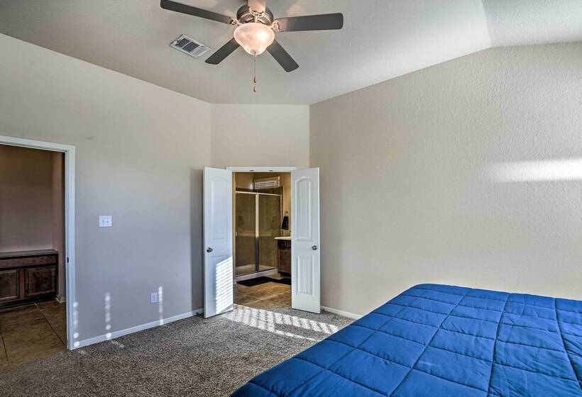 San Antonio Home W/ Yard ~ 8 Mi To Lackland!