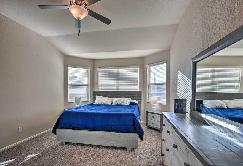 San Antonio Home W/ Yard ~ 8 Mi To Lackland!