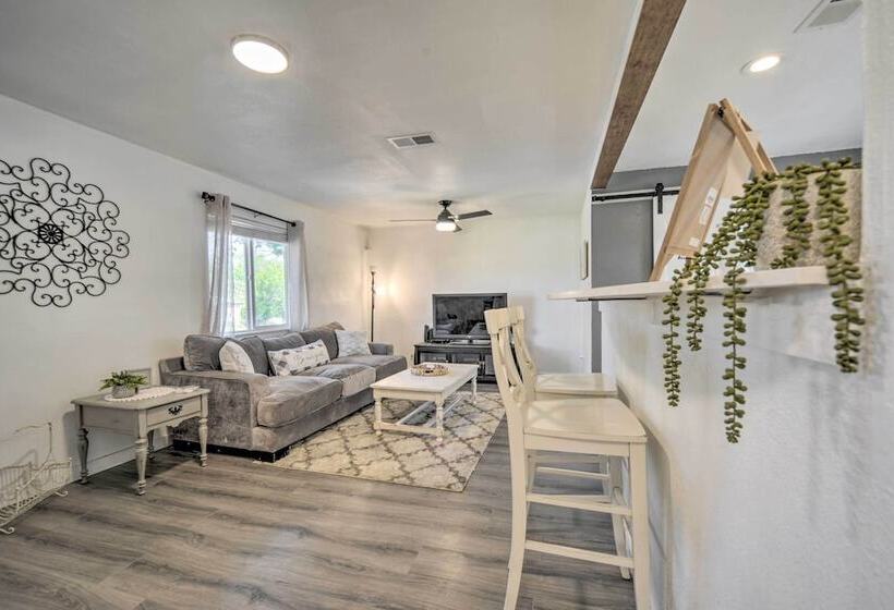 San Marcos Cottage W/ Large Private Backyard!