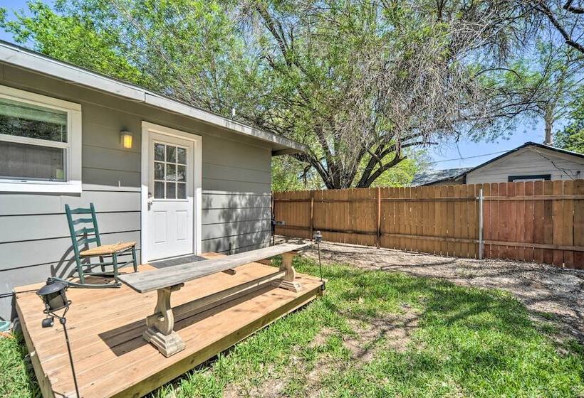 San Marcos Cottage W/ Large Private Backyard!