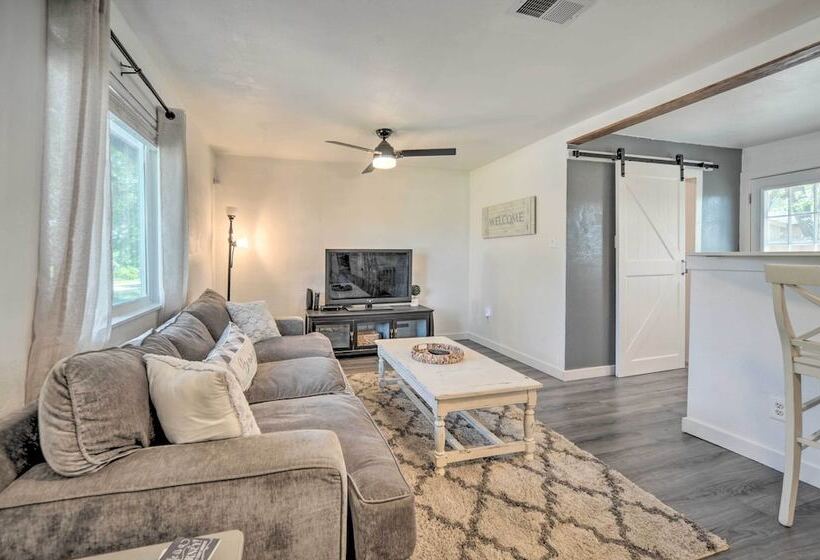 San Marcos Cottage W/ Large Private Backyard!