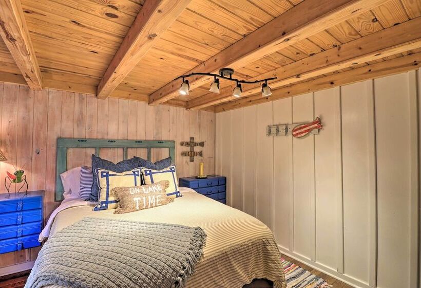 Scenic Greers Ferry Cabin W/ Deck + Fire Pit!