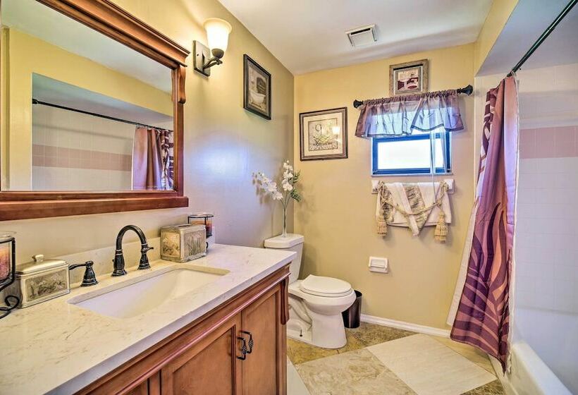 Lanai, Pool & Gas Grill: Sebring Retreat!