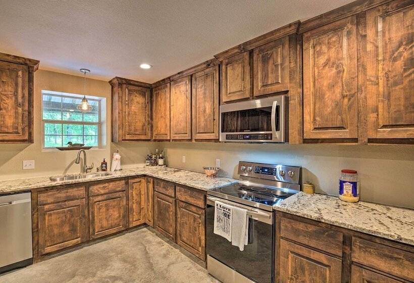 Secluded Home W/ Gas Grill, 3 Mi To Boating!