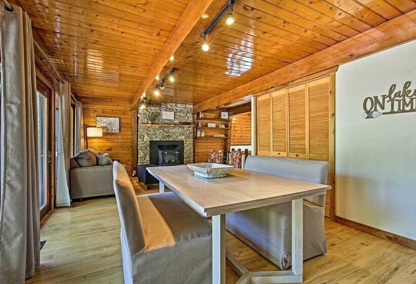 Walk To Tuttle Creek Lake: Secluded Scenic Retreat