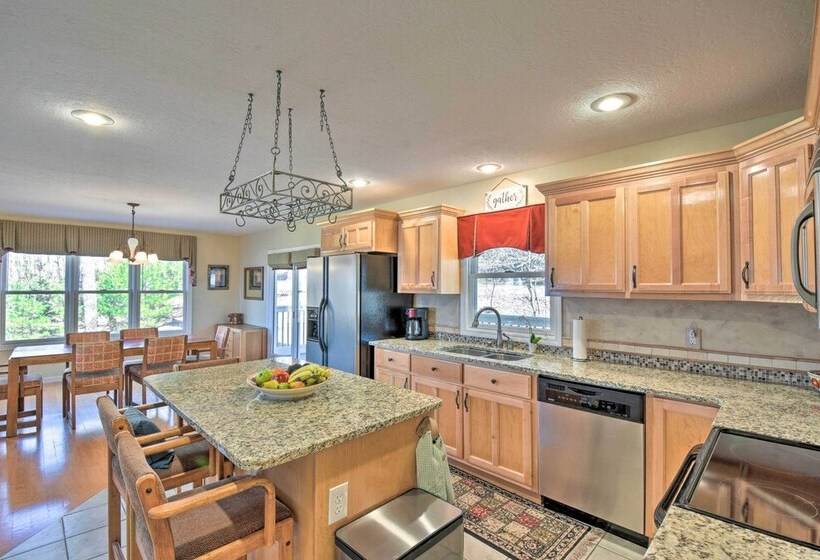 Game Room & Mtn Views: Ridgeline Escape!