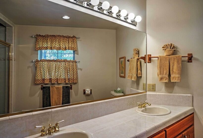 Shaver Lake Cabin W/ Hot Tub, Deck & Trail Access!