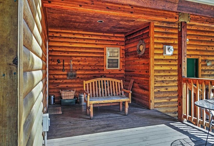 Shaver Lake Cabin W/ Hot Tub, Deck & Trail Access!