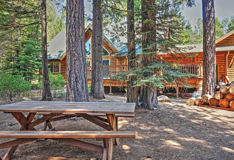 Shaver Lake Cabin W/ Hot Tub, Deck & Trail Access!