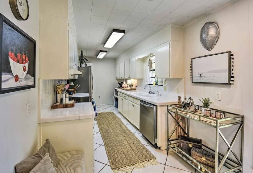 Single Story Bayside Retreat W/ Water Views!