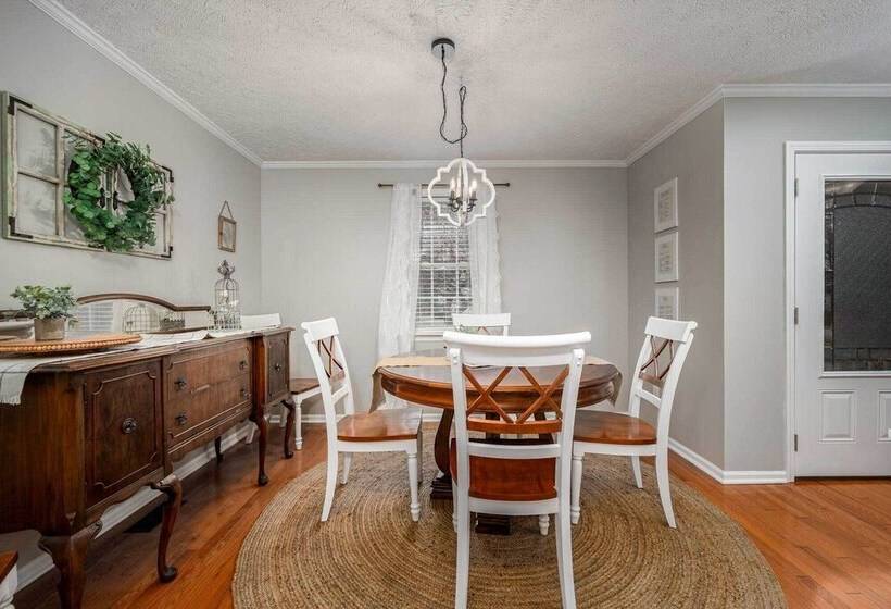 Single Story Manchester Home Close To Parks!