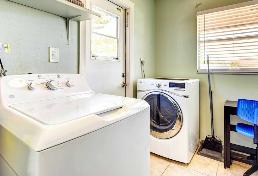 Single Story Home ~ 8 Mi To Bradenton Beach