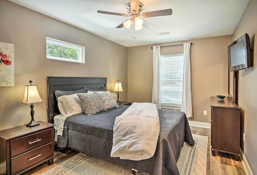 Sleek Baton Rouge Home Near Lsu & Downtown!