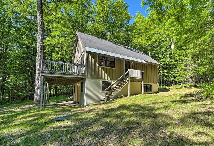 Sleek Cabin W/ Deck, 8 Miles To Mount Snow & Hikes