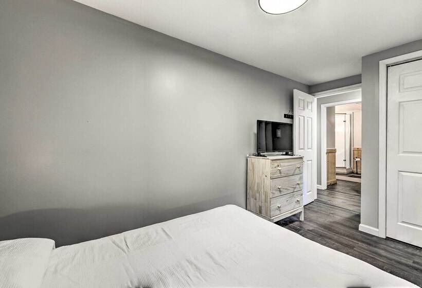 Game Room, Fire Pit & Deck: Spacious Poconos Home!