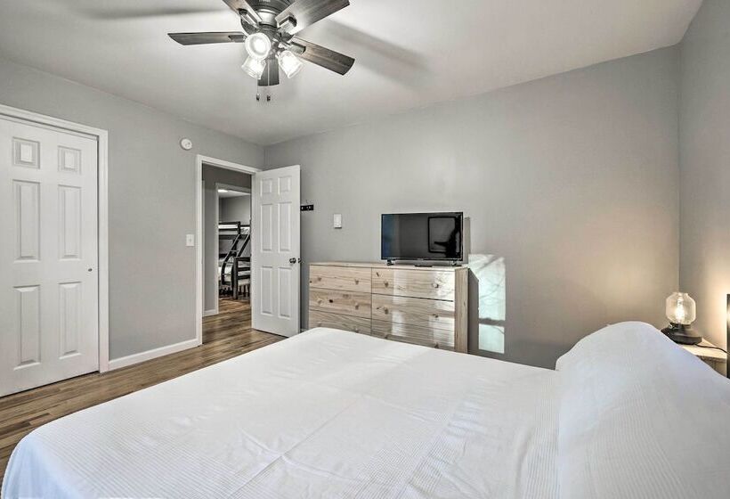 Game Room, Fire Pit & Deck: Spacious Poconos Home!