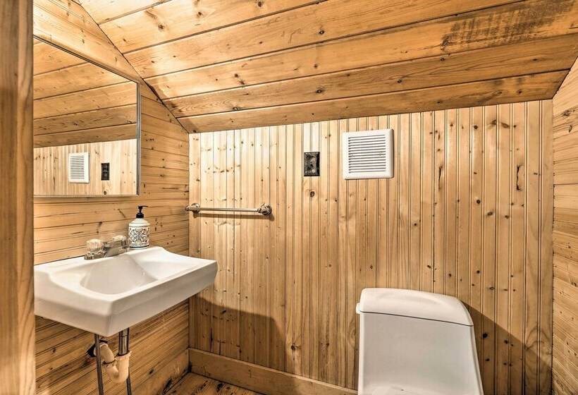 Game Room, Fire Pit & Deck: Spacious Poconos Home!