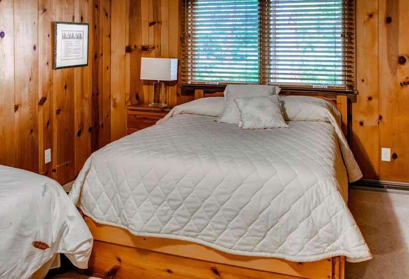 Hike, Fish & Boat: Waterfront Home In Brainerd!