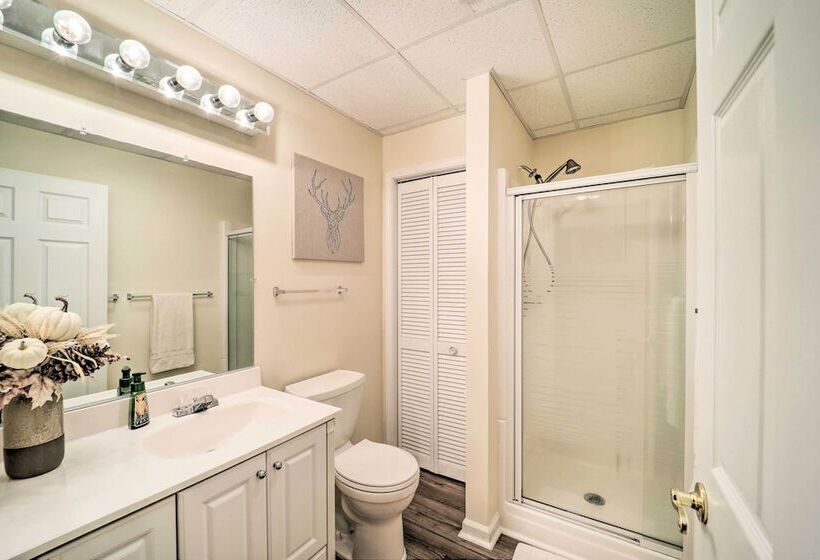 9 Mi To Sugar Mountain: Newland Cabin W/ Fire Pit!