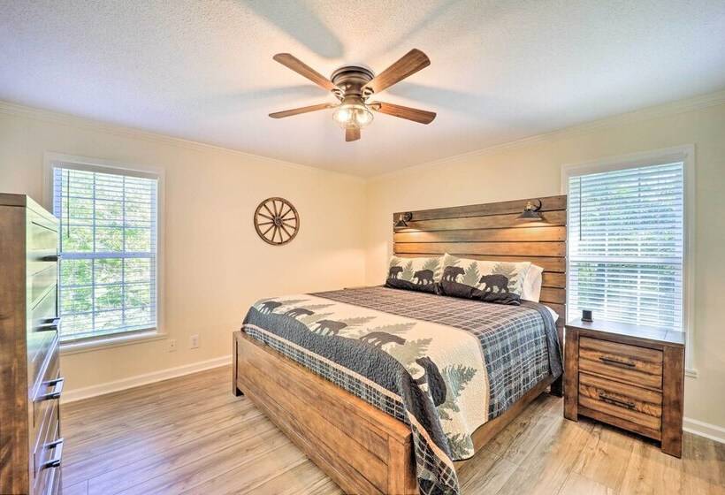 9 Mi To Sugar Mountain: Newland Cabin W/ Fire Pit!