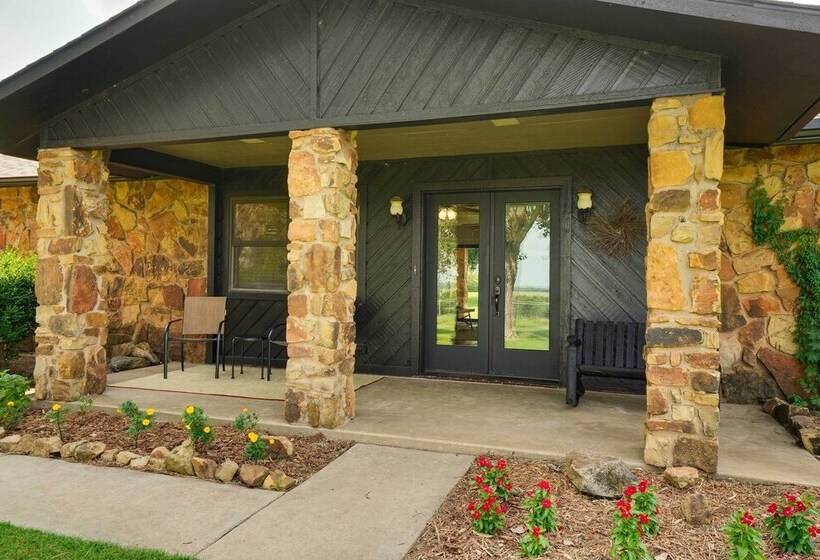 Spacious Country Home Near Ft Sill & Medicine Park
