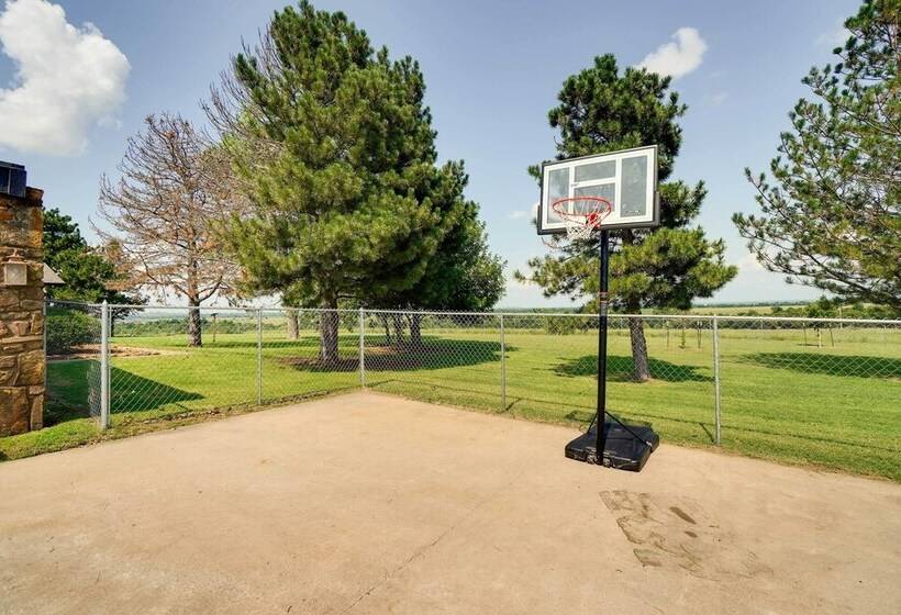 Spacious Country Home Near Ft Sill & Medicine Park
