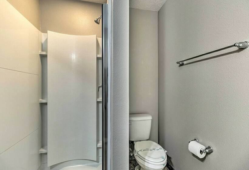 Spacious Davenport Retreat W/ Lanai + Pool!