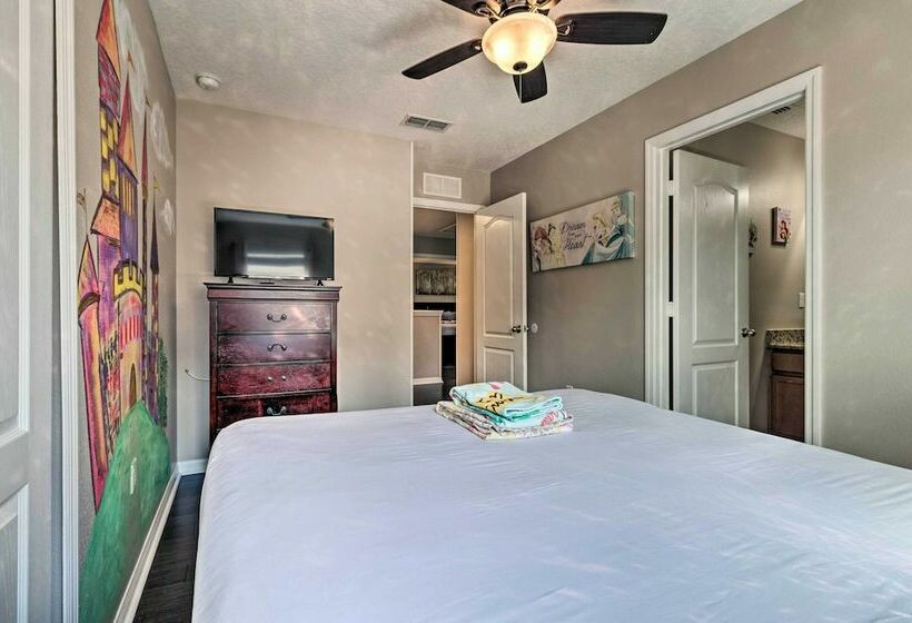 Spacious Davenport Retreat W/ Lanai + Pool!