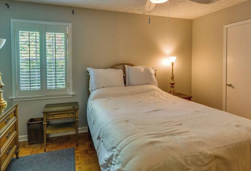 Spacious Downtown Montgomery Home W/ Yard, Patio!