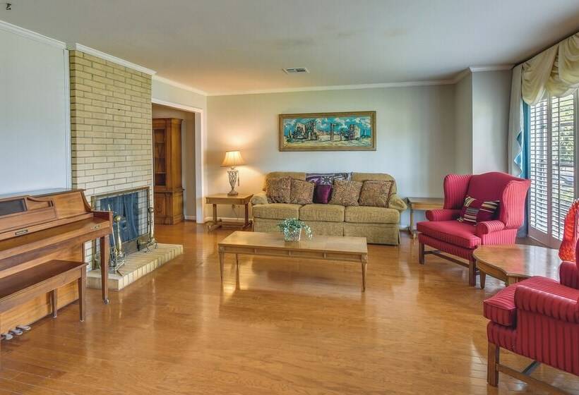 Spacious Downtown Montgomery Home W/ Yard, Patio!