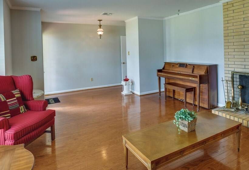 Spacious Downtown Montgomery Home W/ Yard, Patio!