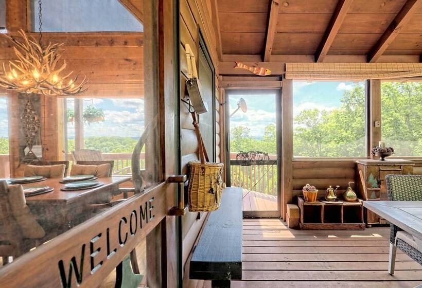 Spacious  Eagle S View  Luxury Cabin W/ Views