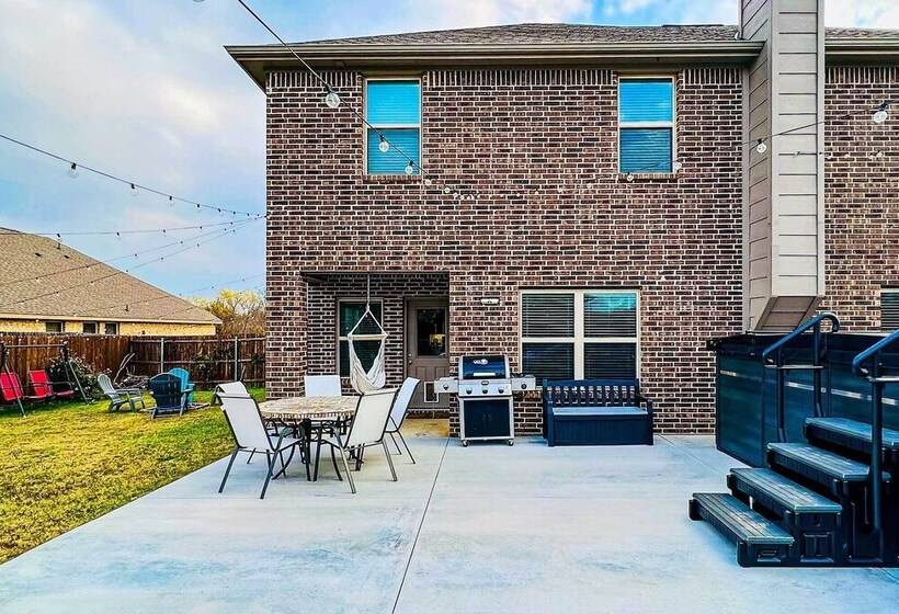 Spacious Ennis Home W/ Huge Family Backyard!