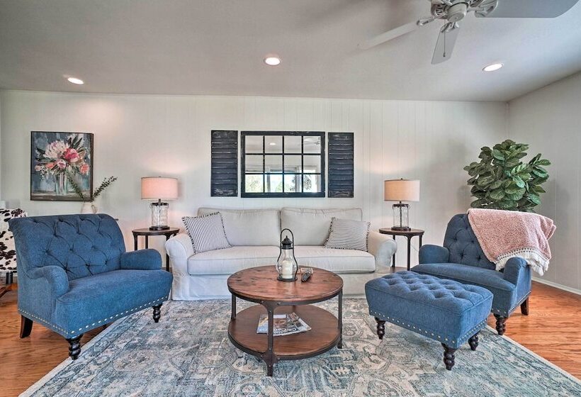 Hayesville Lake Getaway W/ Balcony & Mtn Views!