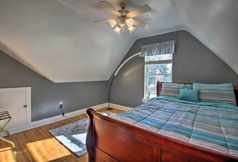 Hot Springs Home: Walk To Oaklawn!