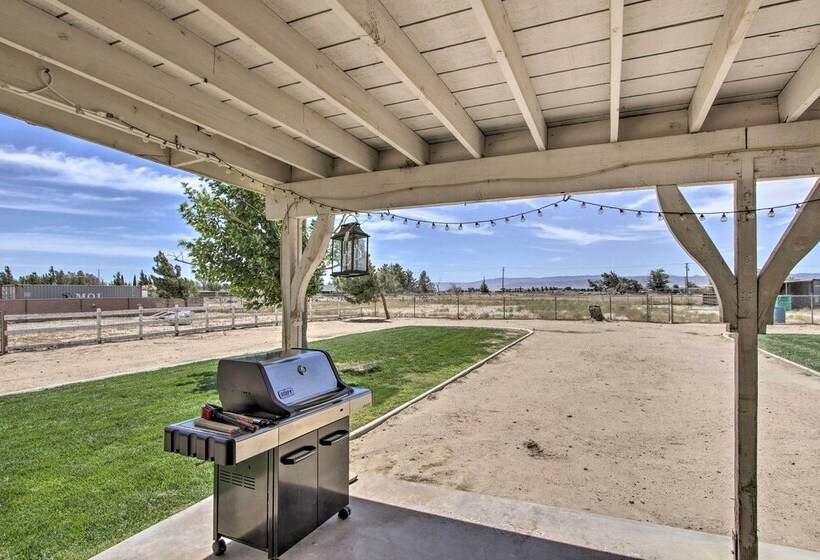 Spacious Lancaster Family Ranch Bbq & Patio