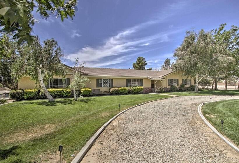 Spacious Lancaster Family Ranch Bbq & Patio