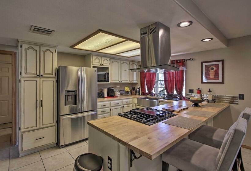 Spacious Lancaster Family Ranch Bbq & Patio