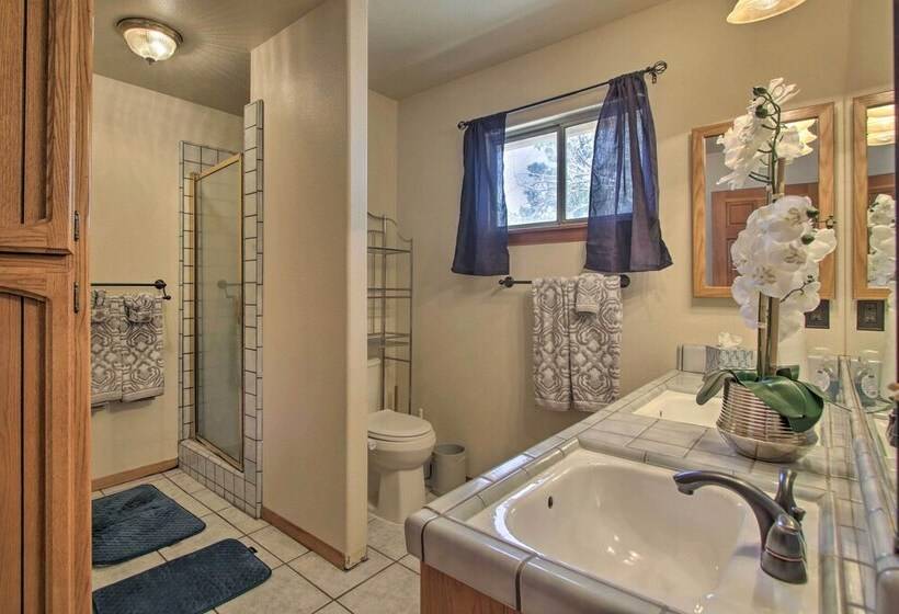 Spacious Lancaster Family Ranch Bbq & Patio