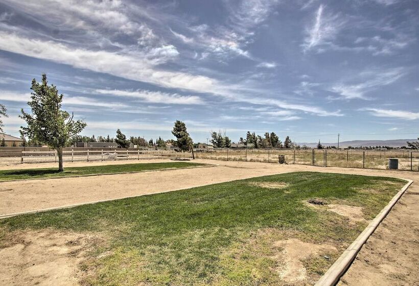 Spacious Lancaster Family Ranch Bbq & Patio